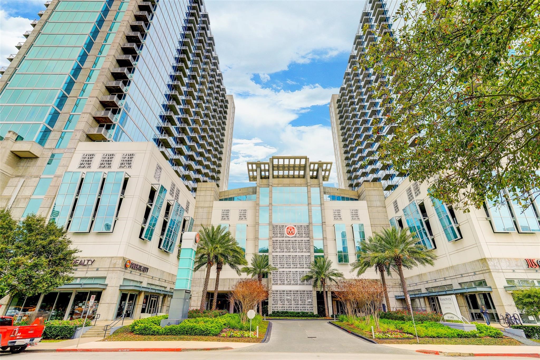5925 Almeda Road, Unit 11315 Houston, TX 77004 - Photo 31 of 31 a front view of a multi story building