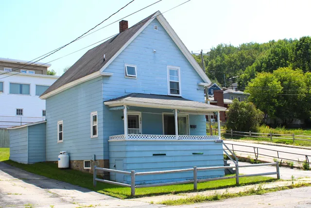 $149,900 | 606 Rockingham Street, Berlin, NH 03570
