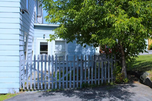$149,900 | 606 Rockingham Street, Berlin, NH 03570