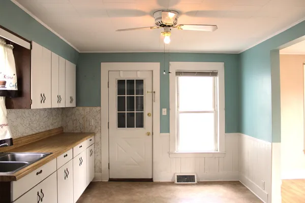 $149,900 | 606 Rockingham Street, Berlin, NH 03570