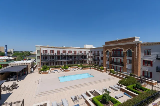 $249,000 | 7707 Bluebonnet Boulevard, Unit 401, Baton Rouge, LA 70810
