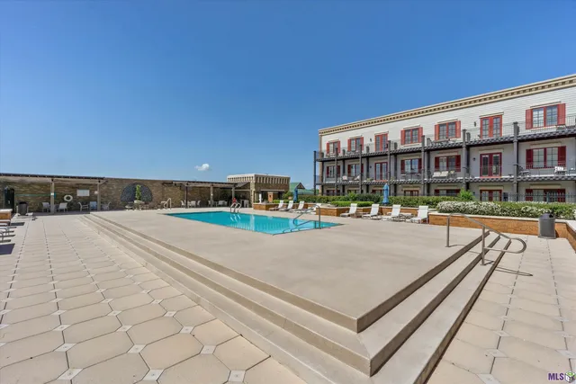 $249,000 | 7707 Bluebonnet Boulevard, Unit 401, Baton Rouge, LA 70810