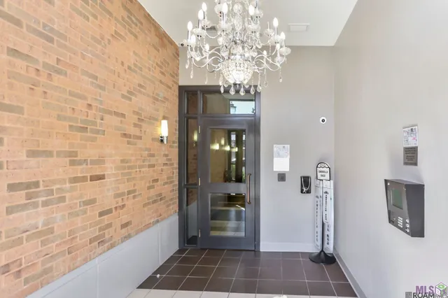 $249,000 | 7707 Bluebonnet Boulevard, Unit 401, Baton Rouge, LA 70810