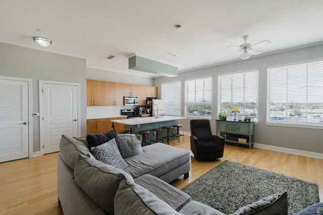 $249,000 | 7707 Bluebonnet Boulevard, Unit 401, Baton Rouge, LA 70810
