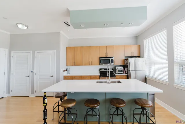 $249,000 | 7707 Bluebonnet Boulevard, Unit 401, Baton Rouge, LA 70810