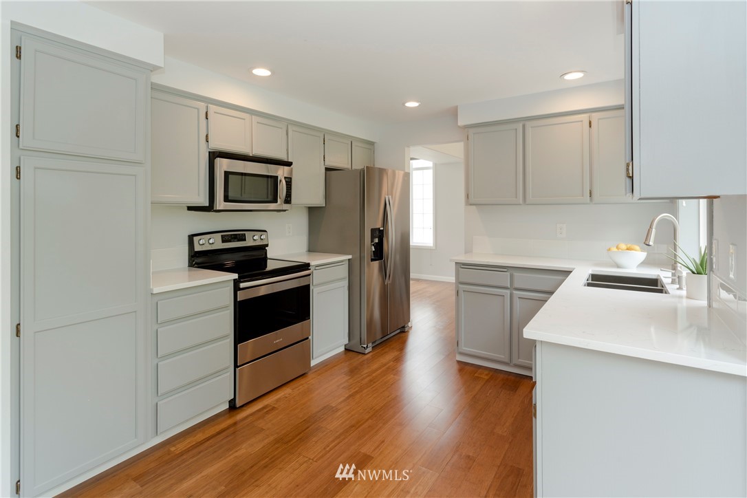 2319 210th Street Southeast Bothell, WA 98021 - Photo 10 of 25