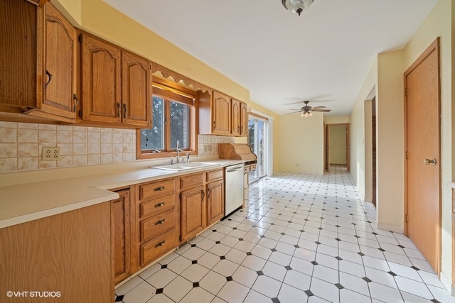 1325 West Corning Road Beecher, IL 60401 - Photo 6 of 10