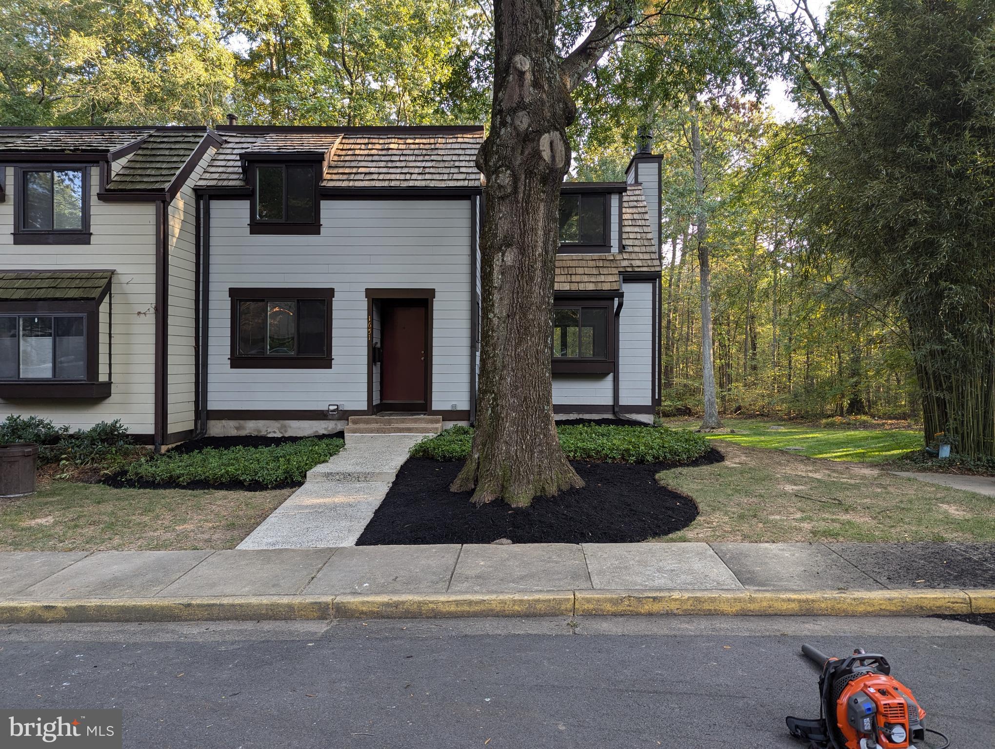 1651 Bentana Way Reston, VA 20190 - Photo 4 of 34 Gallery Image 4
