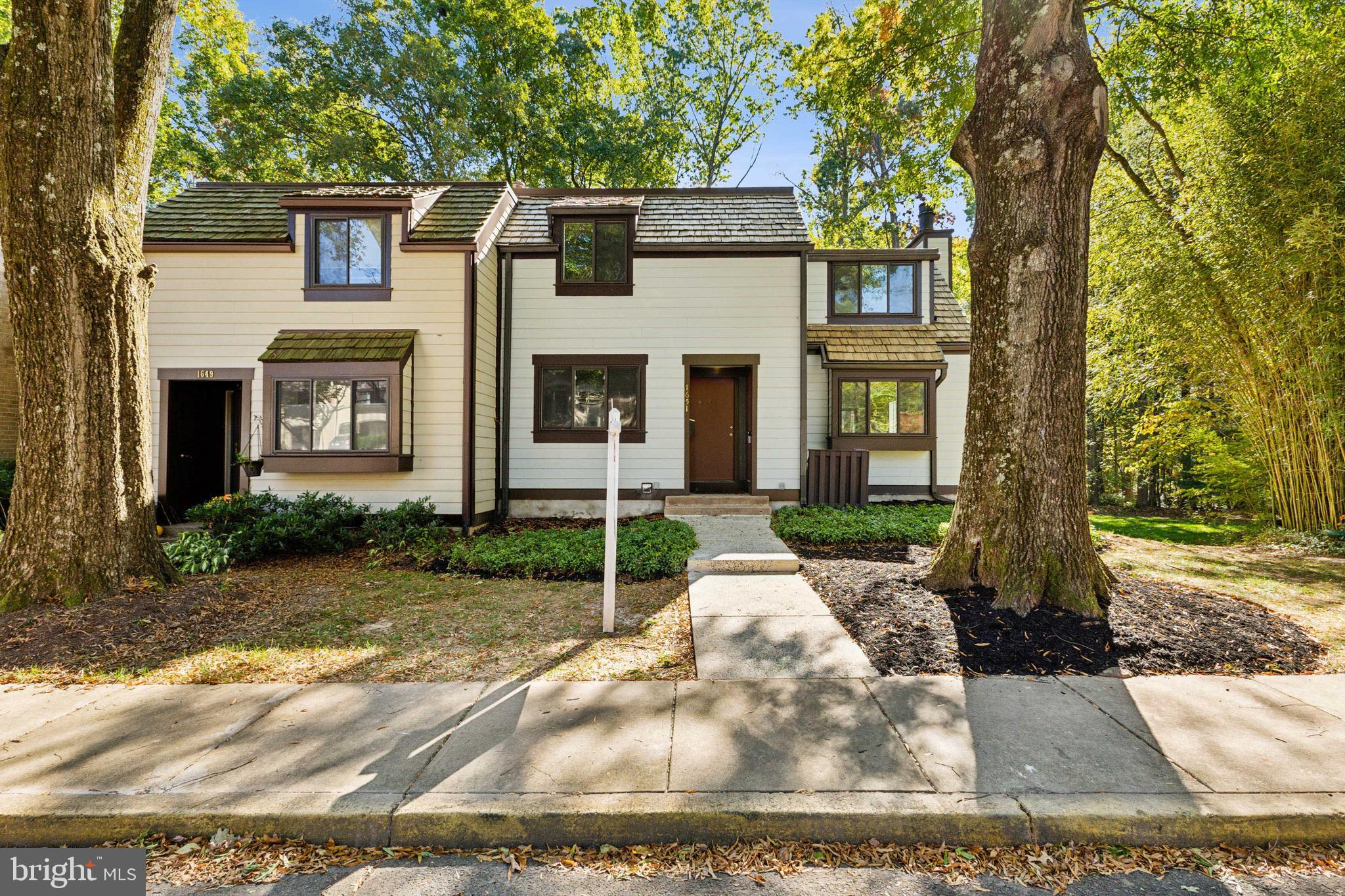 1651 Bentana Way Reston, VA 20190 - Photo 5 of 34 Gallery Image 5