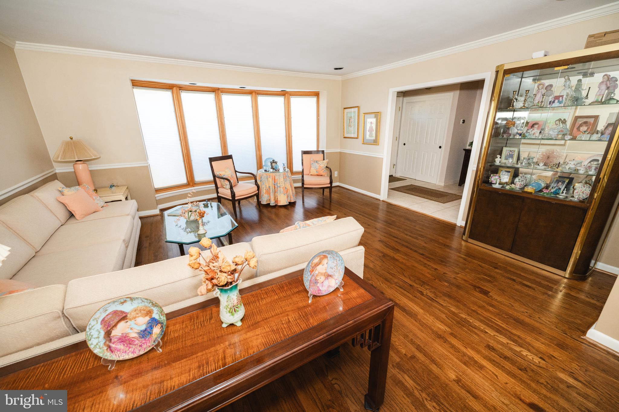 1881 Bertram Road Huntingdon Valley, PA 19006 - Photo 5 of 42