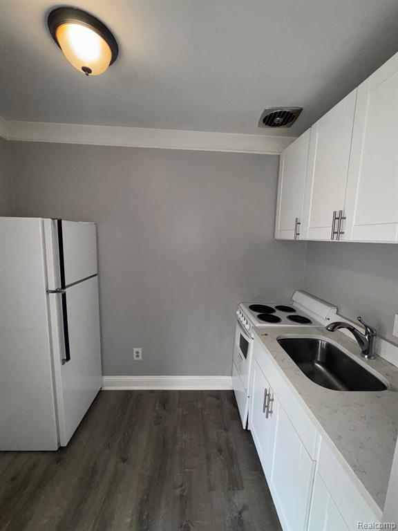 3935 Devon Road Royal Oak, MI 48073 - Photo 3 of 7
