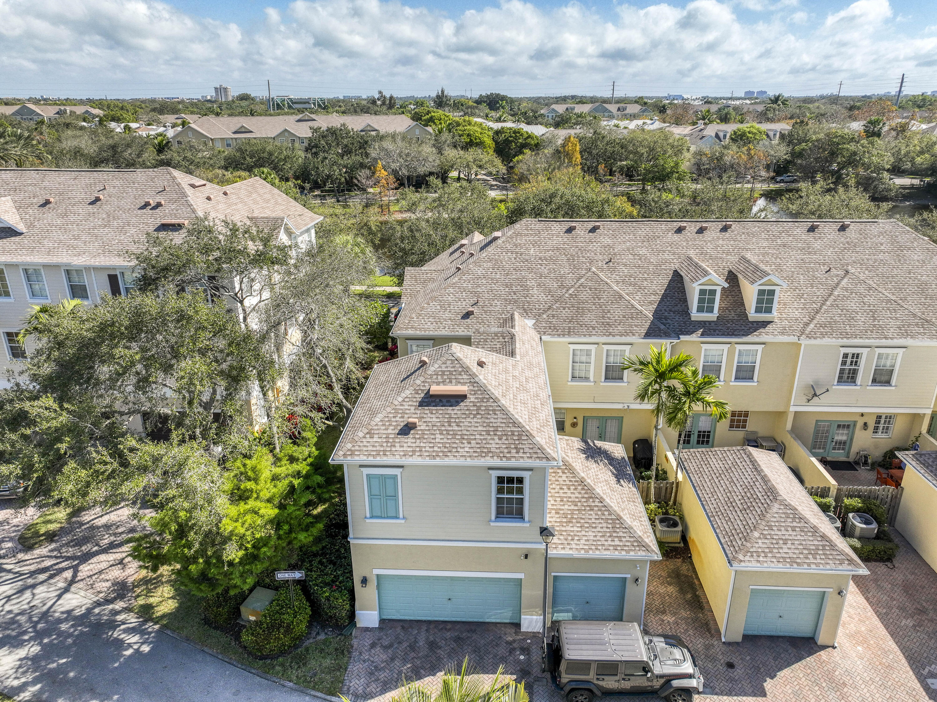 120 West Thatch Palm Circle Jupiter, FL 33458 - Photo 33 of 41 DJI_FLY_23