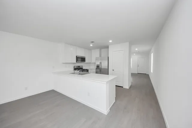 $2,050 | 1031 Garnet Rain Drive, Beasley, TX 77417