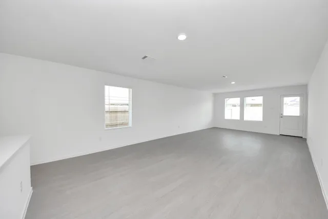 $2,050 | 1031 Garnet Rain Drive, Beasley, TX 77417