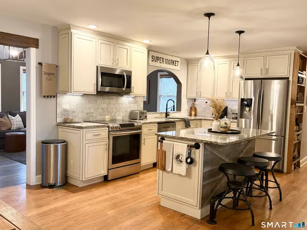 $789,900 | 269 Academy Road, Cheshire, CT 06410