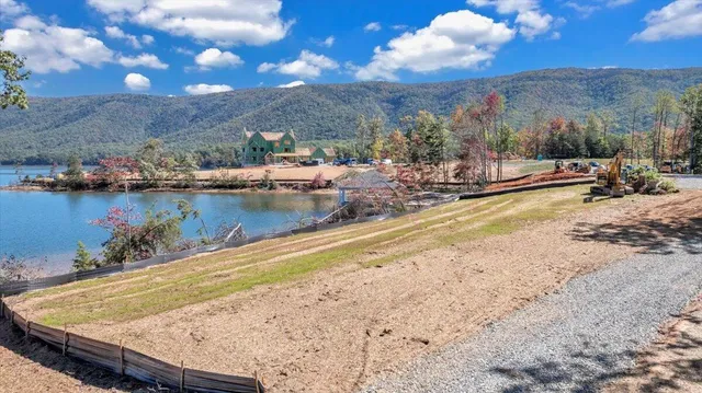 $4,999,000 | 25 Lakeport Circle, Penhook, VA 24137