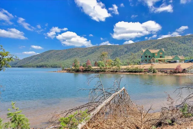 $4,999,000 | 25 Lakeport Circle, Penhook, VA 24137