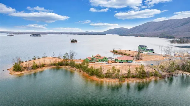 $4,999,000 | 25 Lakeport Circle, Penhook, VA 24137