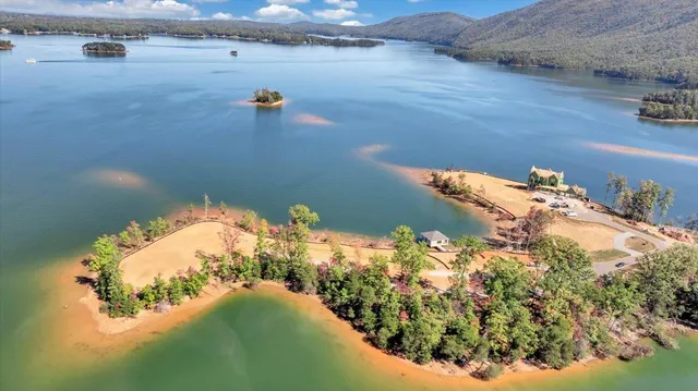 $4,999,000 | 25 Lakeport Circle, Penhook, VA 24137