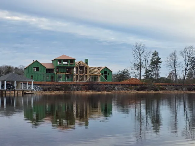 $4,999,000 | 25 Lakeport Circle, Penhook, VA 24137