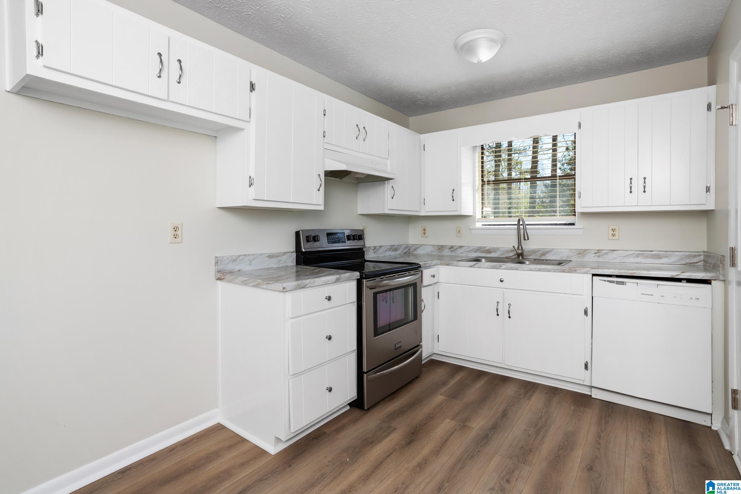 1502 Fillys Run Weaver, AL 36277 - Photo 10 of 32