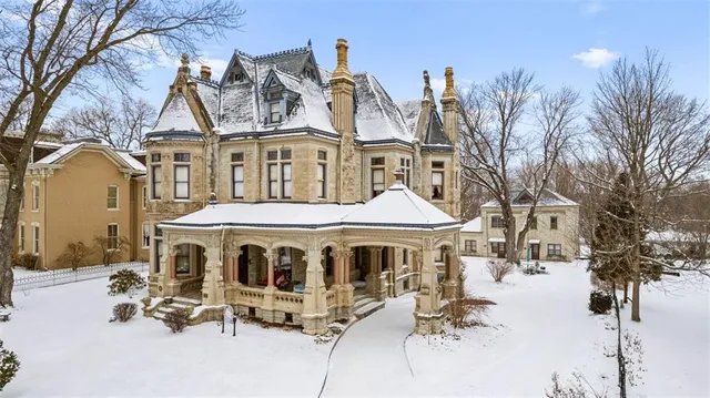 $2,795,000 | 809-819 Hall Street, St. Joseph, MO 64501