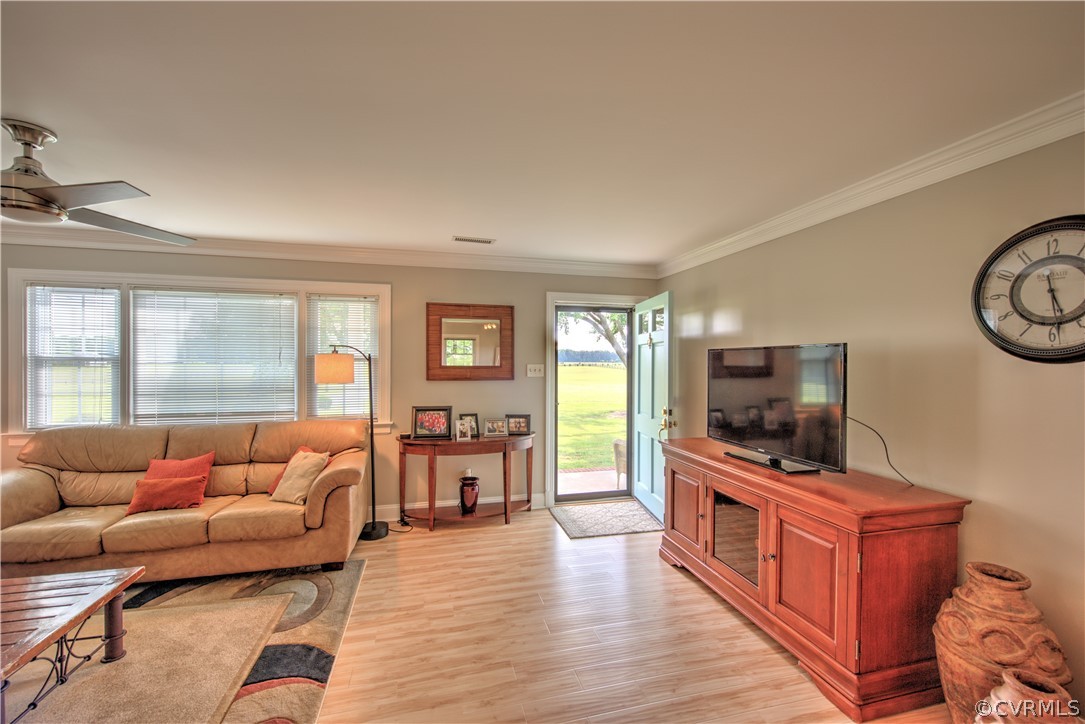 13480 Independence Road Ashland, VA 23005 - Photo 7 of 28 a living room with furniture and a flat screen tv