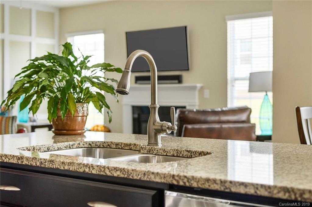 706 Falcon Ridge Fort Mill, SC 29708 - Photo 12 of 37