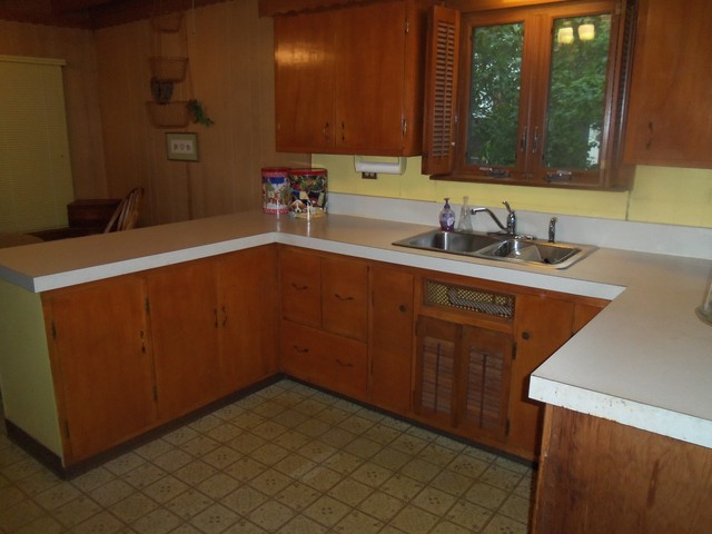 460 Selborne Road Riverside, IL 60546 - Photo 15 of 25 a kitchen with a sink and cabinets