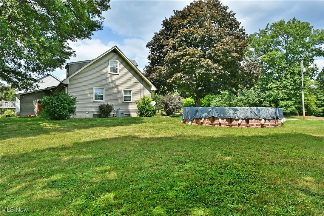 1141 Howell Road East Palestine, OH 44413 - Photo 11 of 41 View of green lawn