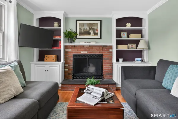 $499,500 | 155 Trinity Avenue, Glastonbury, CT 06033