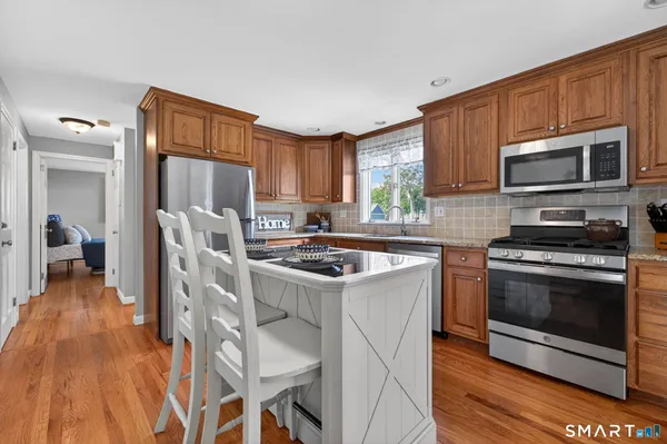 $499,500 | 155 Trinity Avenue, Glastonbury, CT 06033