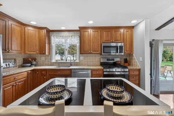 $499,500 | 155 Trinity Avenue, Glastonbury, CT 06033