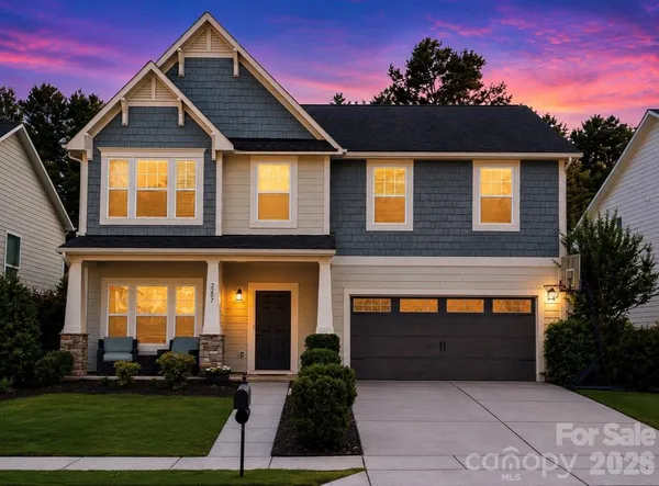 $599,000 | 2207 Bluebell Way, Tega Cay, SC 29708