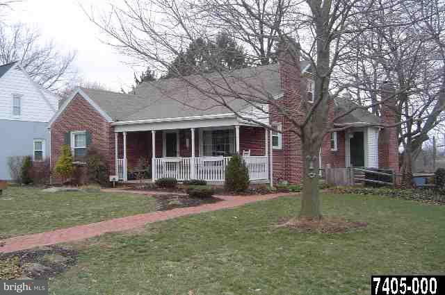 357 Edgehill Road York, PA 17403 - Photo 1 of 7