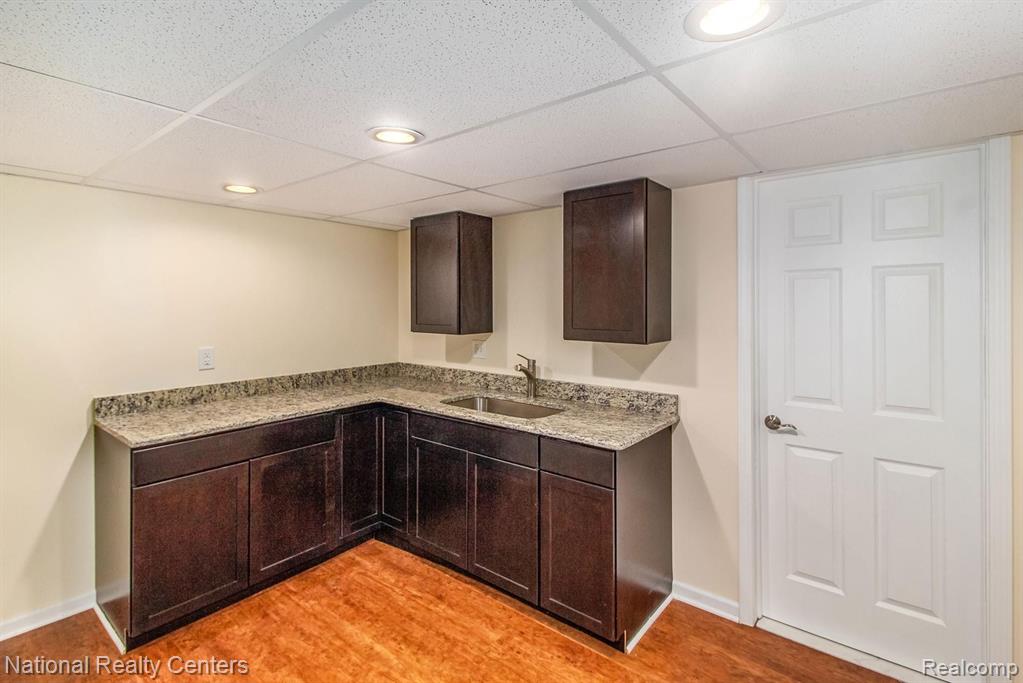 2871 Santia Road Troy, MI 48085 - Photo 31 of 35