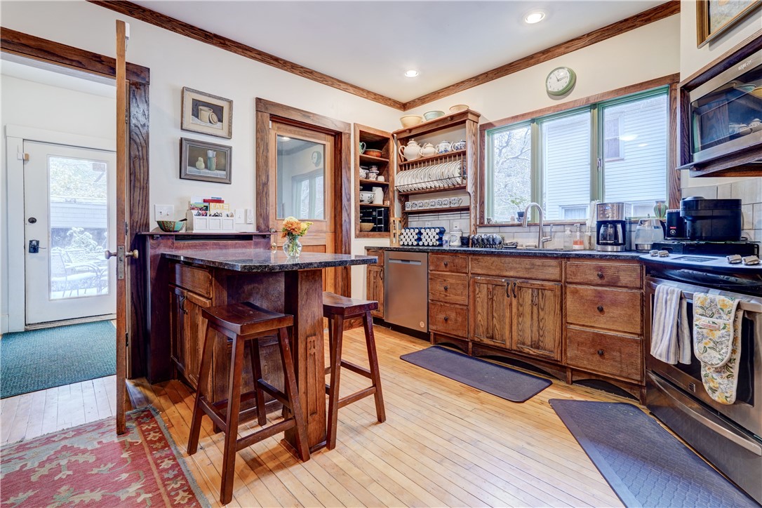 339 Seneca Parkway Rochester, NY 14613 - Photo 11 of 49