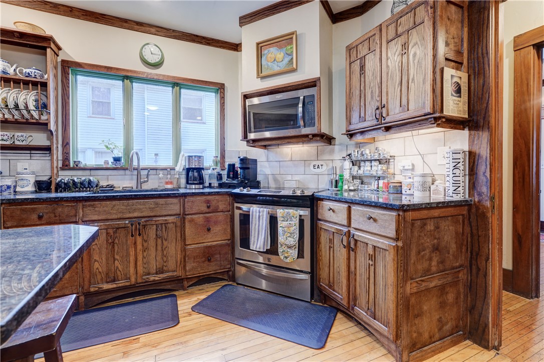 339 Seneca Parkway Rochester, NY 14613 - Photo 14 of 49