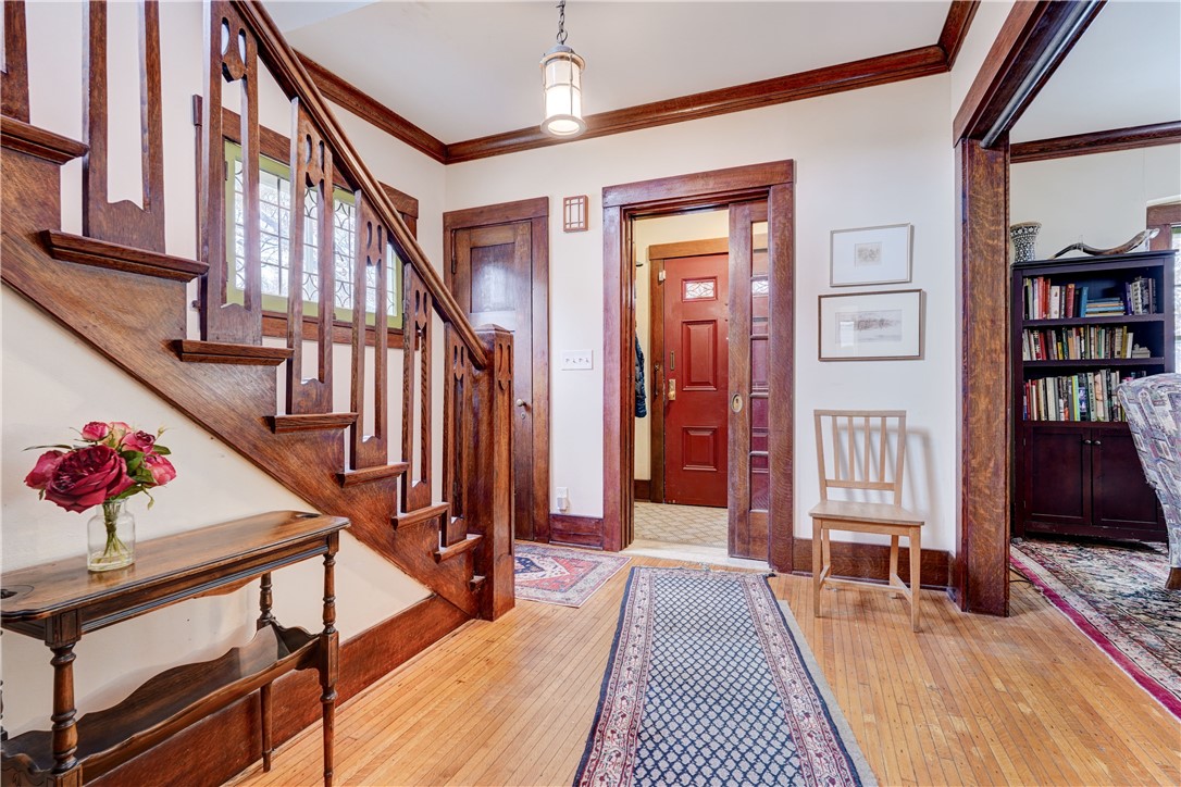 339 Seneca Parkway Rochester, NY 14613 - Photo 4 of 49