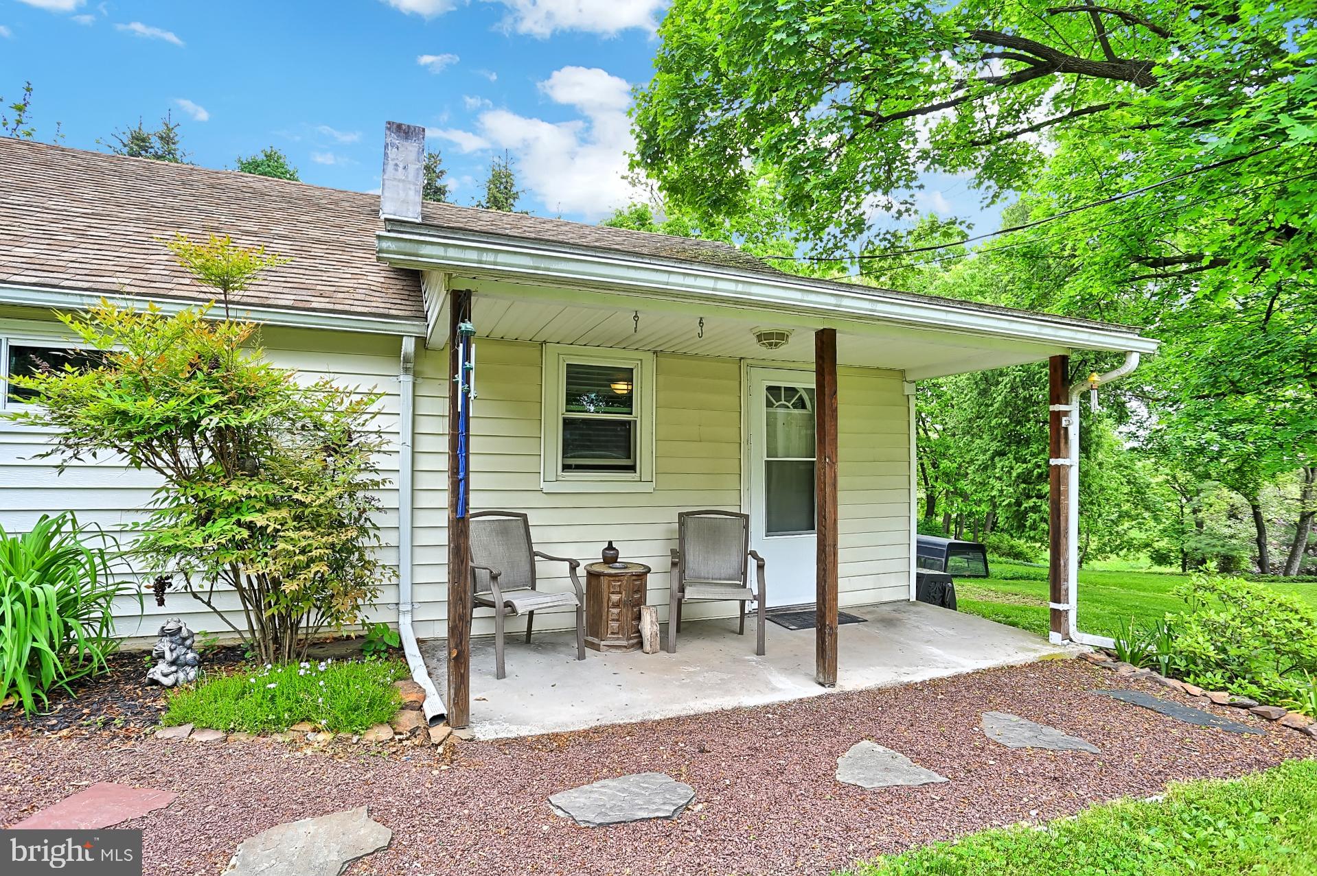 2004 Winding Road York, PA 17408 - Photo 2 of 24 Cozy Front Porch