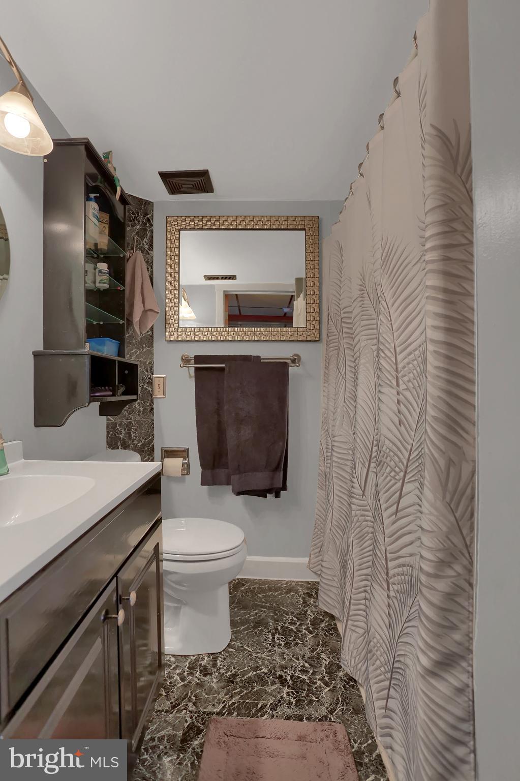 2004 Winding Road York, PA 17408 - Photo 12 of 24 Full Bath