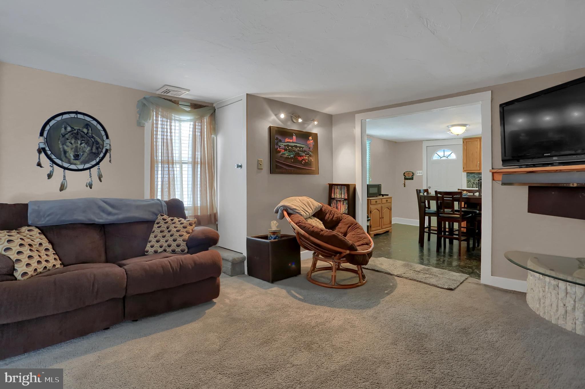 2004 Winding Road York, PA 17408 - Photo 5 of 24 Spacious Living Room