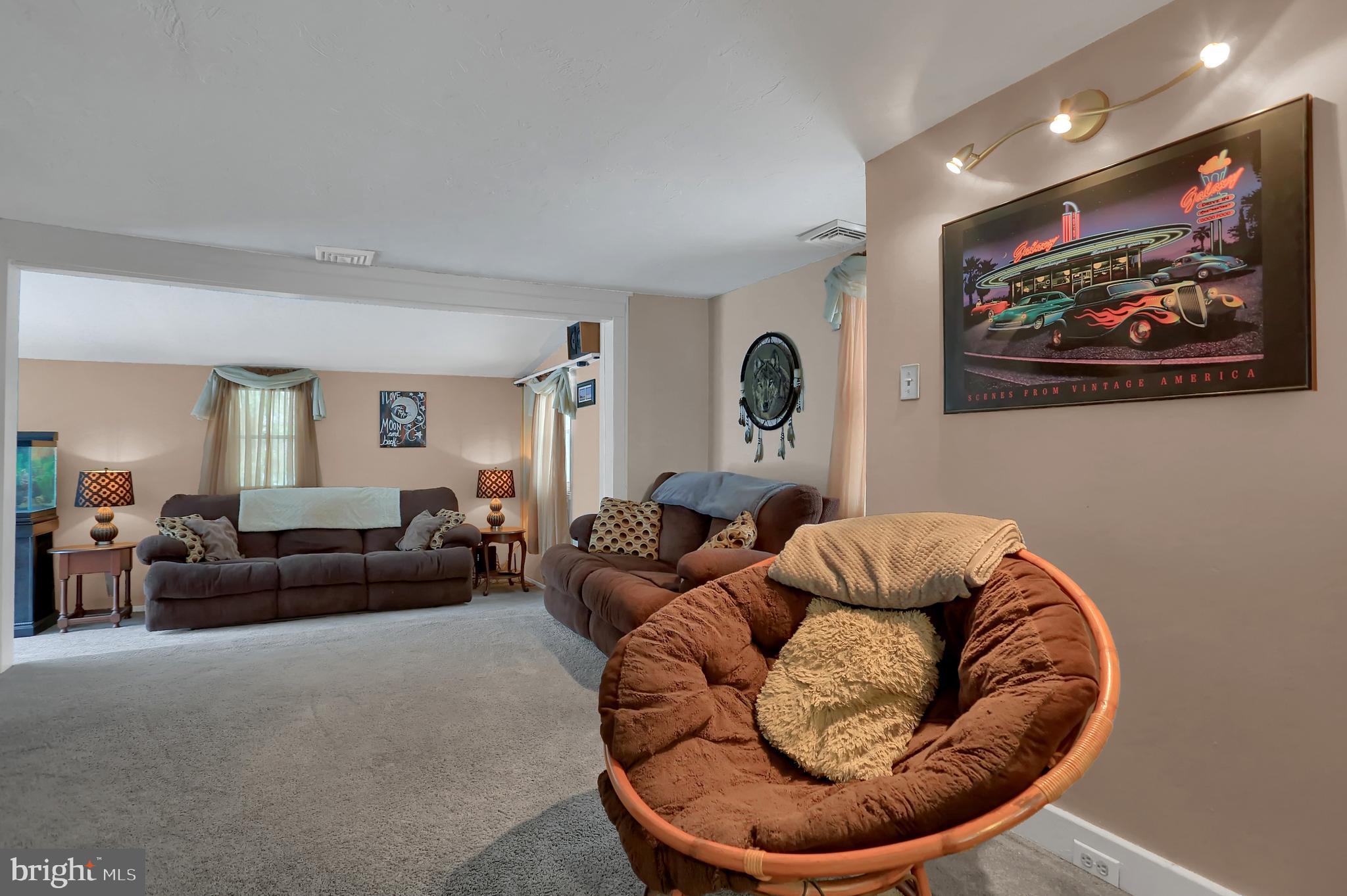 2004 Winding Road York, PA 17408 - Photo 7 of 24 Gallery Image 7
