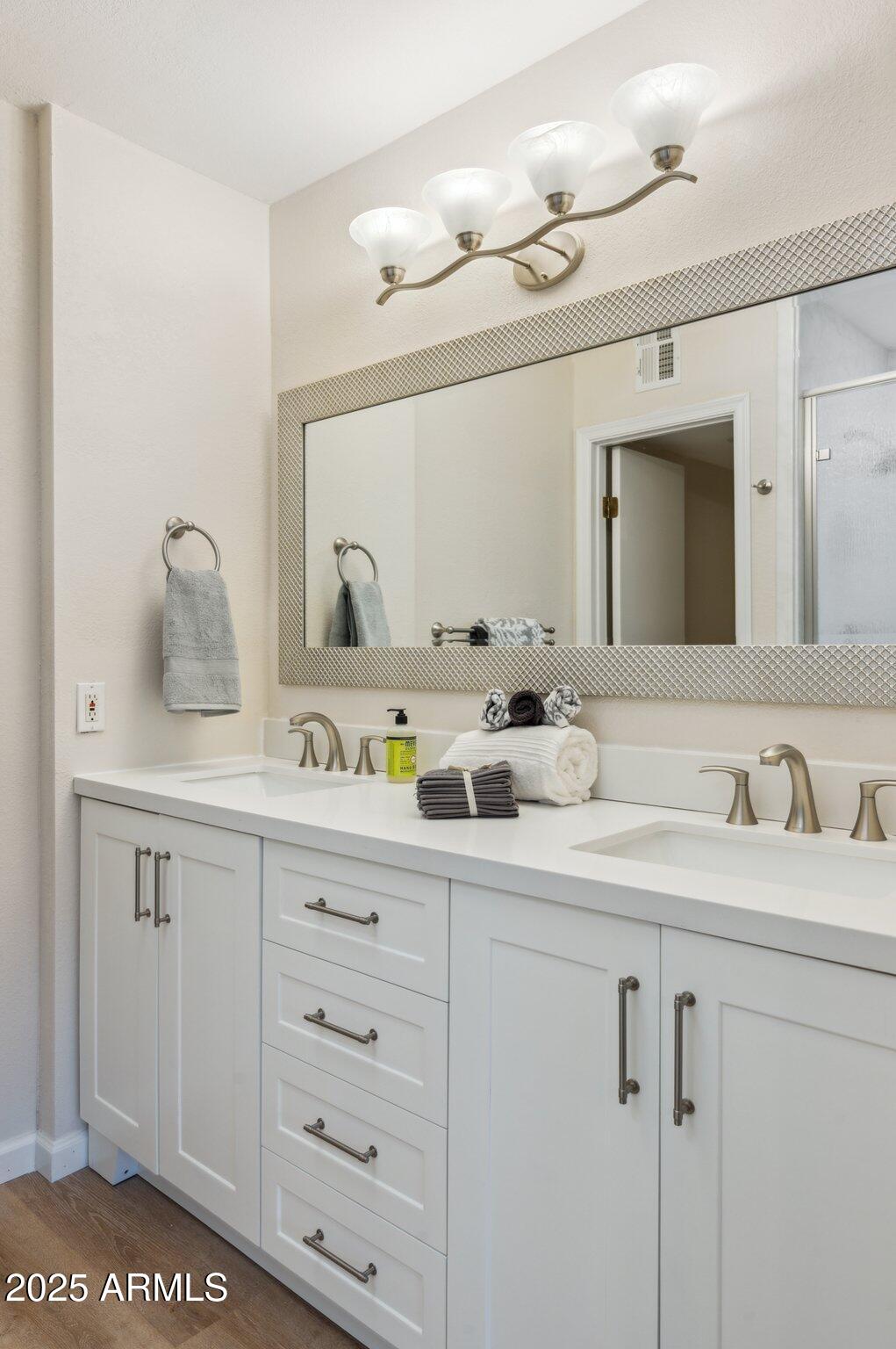 1021 South Greenfield Road, Unit 1106 Mesa, AZ 85206 - Photo 16 of 36 Main bathrm vanity