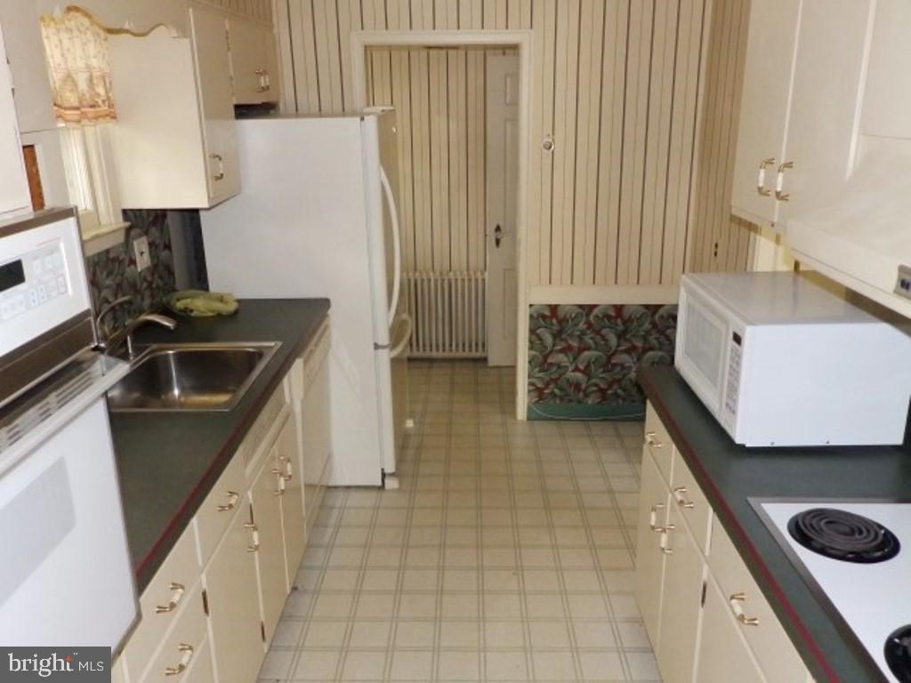 337 Rathton Road York, PA 17403 - Photo 10 of 24 Gallery Image 10