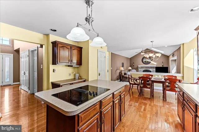 $675,000 | 211 Cullen Way, Newark, DE 19711