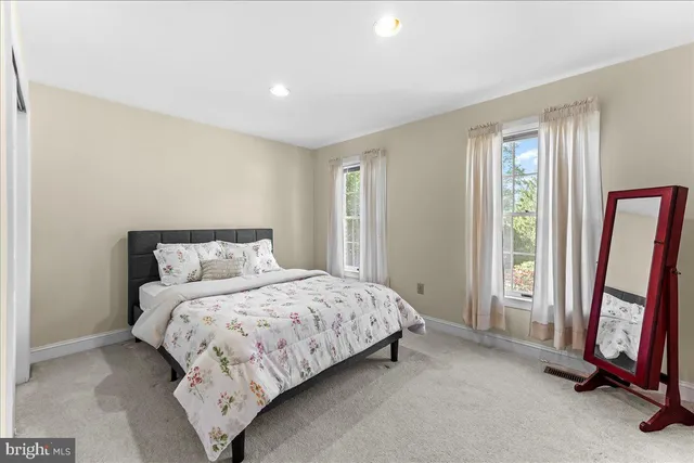 $675,000 | 211 Cullen Way, Newark, DE 19711