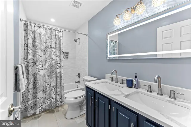 $675,000 | 211 Cullen Way, Newark, DE 19711