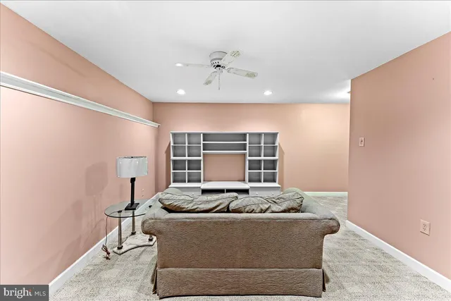 $675,000 | 211 Cullen Way, Newark, DE 19711