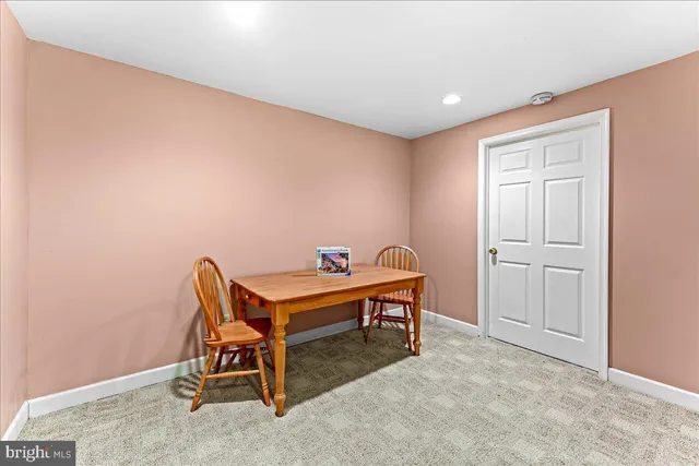 $675,000 | 211 Cullen Way, Newark, DE 19711